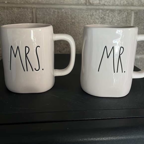 Rae Dunn Other - Set of Rae Dunn Mr & Mrs mugs